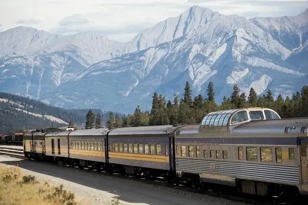 1660813346121486.jpg 鐵路運(yùn)輸.webp.jpg